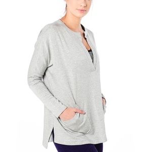 ✨ Beyond Yoga Cozy up Poncho